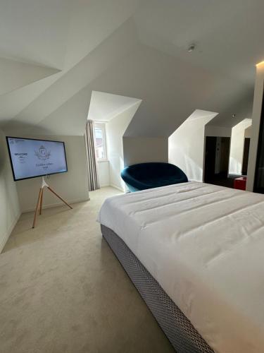 Standard Double Suite