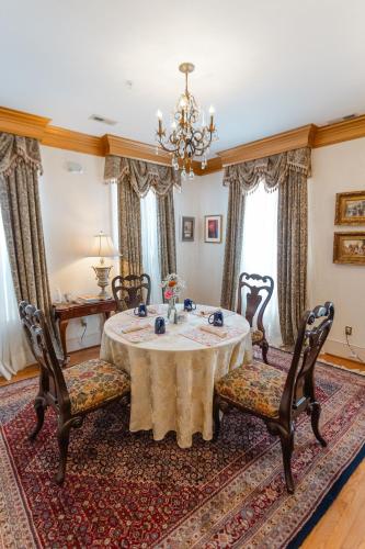 1840s Carrollton Inn