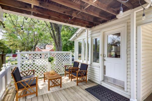 Charming Chesterton Home with Idyllic Location! in เชสเตอร์ตัน (IN)