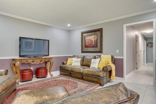 Edmond Home Near Colleges, Lakes, and Shopping! in Edmond, USA