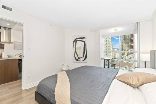 2BR Condo with breathtaking view in Downtown! Free parking - 6 sleep in Vancouver, Canada