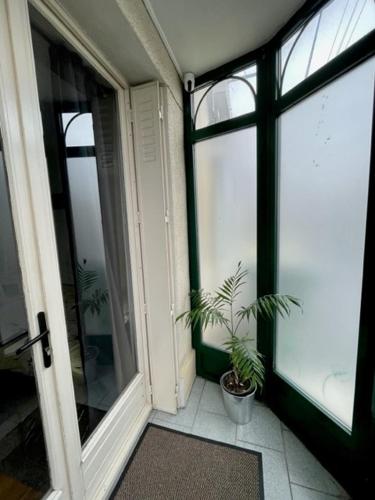 Bejárat, Studio tout confort bien situé (Studio tout confort bien situe) in Fleury-les-Aubrais