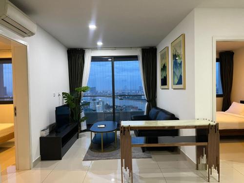 ImPian 2Br Condo