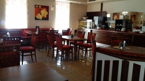 格里斯基兴 Hotel Checkin 2星级 酒店 餐厅