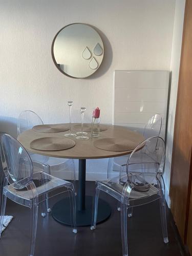 50 m2 T2 au calme, lumineux, confortable, cosy, climatisé, privatif avec parking gratuit et terrasse, Tuluza (zdjęcie 9)