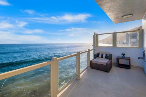 Pacific Breeze Retreat in Malibu, USA