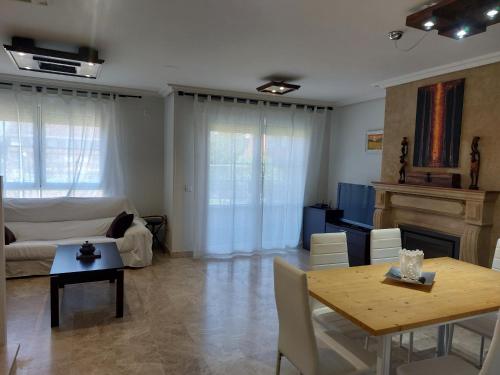 設施, Chalet urbano en Salamanca in 聖瑪爾塔德托爾梅斯