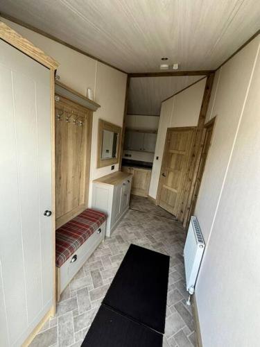 Luxury 6-8 Berth Lodge