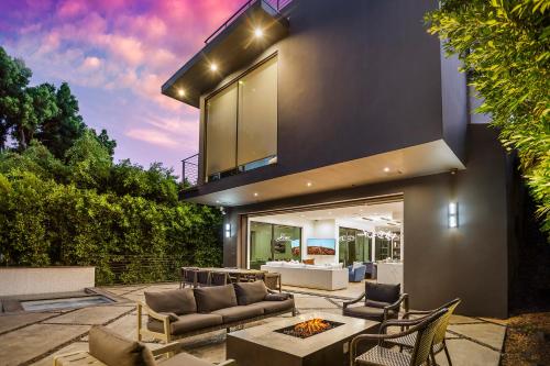 5BRM 6Bath Off Sunset in WeHo Villa in Los Angeles, USA