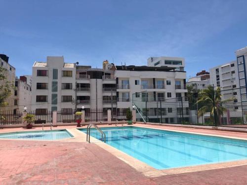 Hermoso con Piscina y playa al lado del comercio del Rodadero