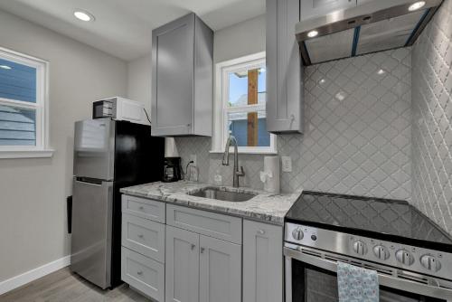 Blue Door Casita-Romantic & Cozy in Fredericksburg, USA
