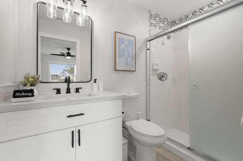Bathroom, Charming 2 BD Home 6 Miles From Beach in Osprey (FL)