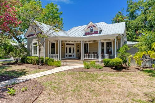 The Painted Lady Estate in Fredericksburg, USA