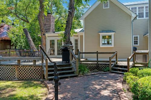 The Painted Lady Estate in Fredericksburg, USA
