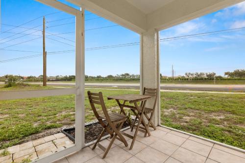 Cozy 2BR Florida Home Near the Shore!