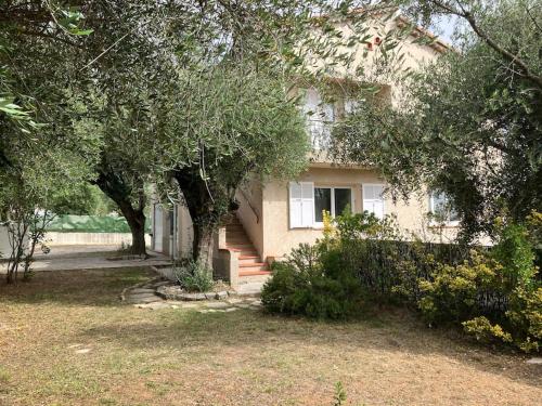 Charming two bedroom villa with pool and garden - Location saisonnière - La Gaude