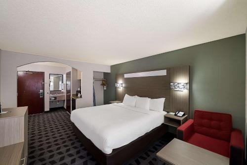 Quality Inn & Suites DFW Airport South