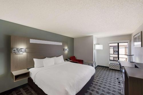 Quality Inn & Suites DFW Airport South