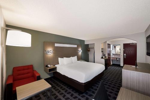 Quality Inn & Suites DFW Airport South