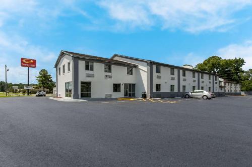 Econo Lodge Cherry Point - Hotel - Havelock