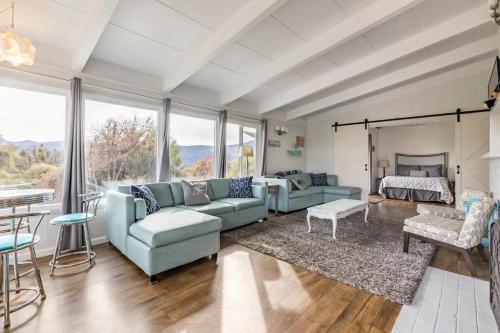 Black Bear Suite Hot Tub Sleeps 4 affordable