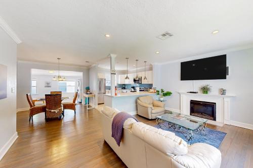 Upland Zen Retreat - Front House