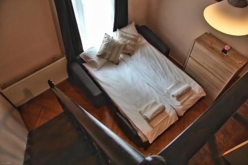 Vaci Deluxe Apartment - image 9