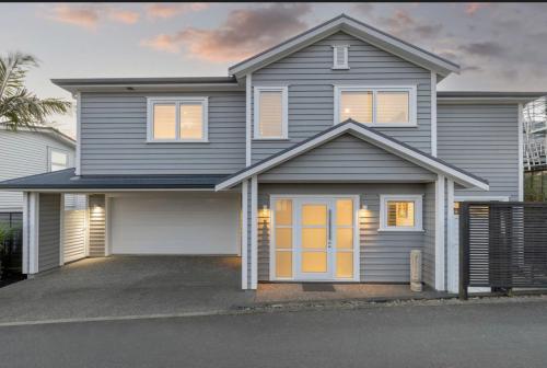 Luxury Beachside Villa in Tauranga