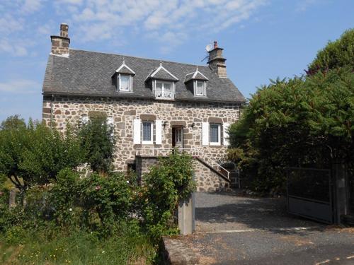 Gîte Fontanges, 4 pièces, 6 personnes - FR-1-742-413 - Location saisonnière - Fontanges