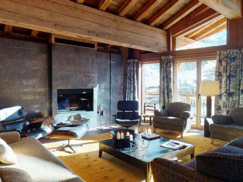 Chalet avec Piscine Chauffée, Accès Direct aux Pistes et Services de Luxe à Val-d'Isère - FR-1-567-108 - Location saisonnière - Val-d'Isère