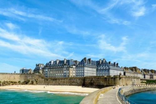 Petite maison charme Pleslin près plages Dinard