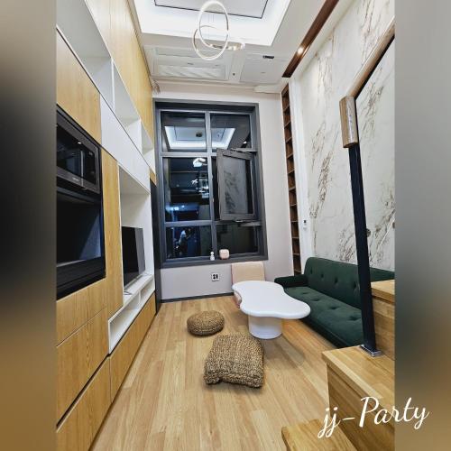 Luxury Apartment near Lotte World (1)