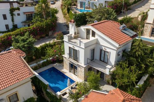 Havuzu, plajı, bahçesi ve olağanüstü manzarasıyla… - Patara Beach
