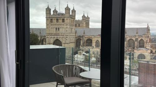 Standard King Room with Balcony and City View