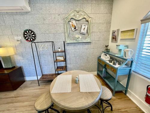 Quail Suite HOT TUB BBQ Sleeps 2 in Ahwahnee (CA)