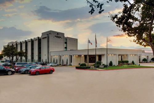 Doubletree by Hilton Arlington DFW South in Arlington, USA