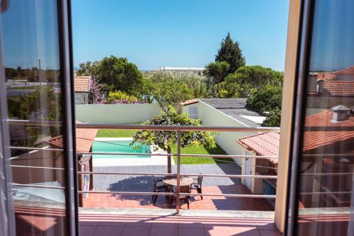 Retiro da Atafona Beach Pool House Yellow in Murtosa