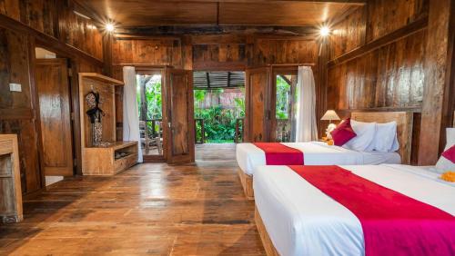 Superior Twin Room with Garden View image 9