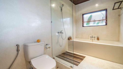 Superior Twin Room with Garden View image 6