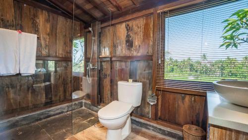 Queen Room with Garden View image 7