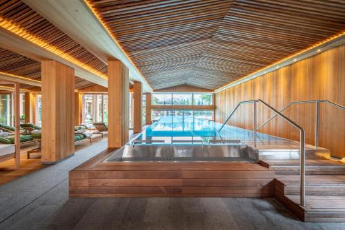 Swimmingpool, MalisGarten Green Spa Hotel in Zell am Ziller