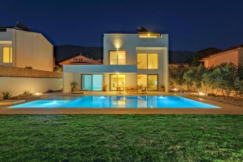 Villa Neo with Jakuzi,indoor pool,sauna and floor heating