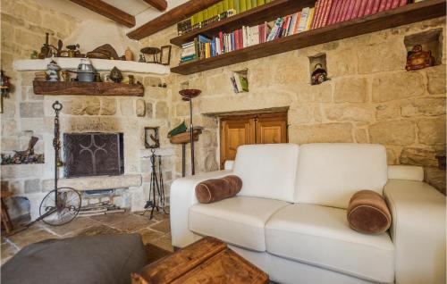 Gorgeous Home In Modica With Wifi