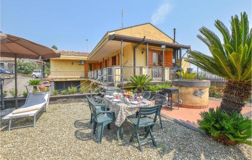 3 Bedroom Pet Friendly Home In Santa Venerina