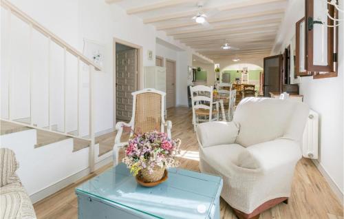 Cozy Home In Carcabuey With Wifi