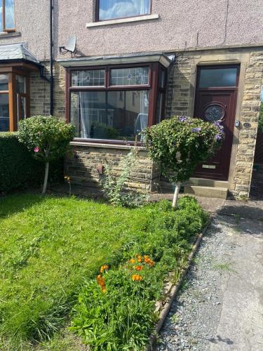 Huddersfield 2 bedroom house - Apartment - Huddersfield