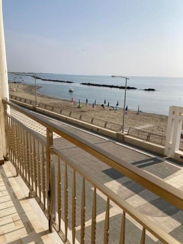  IL RICCIO appartamento sul mare in Torre Melissa