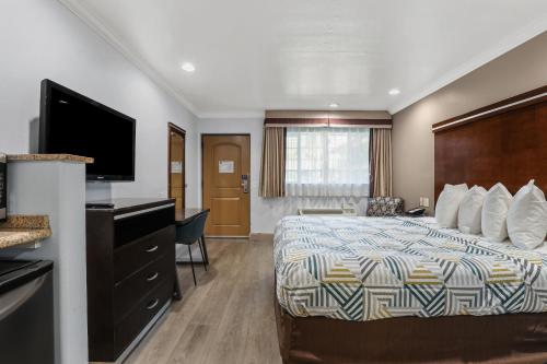 Motel 6 Carlsbad, Ca- North — Main Photo
