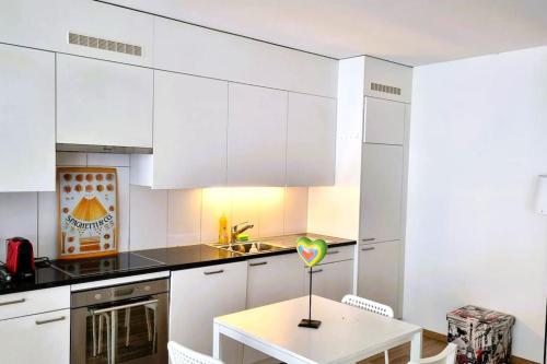  Close to Rhein with balconies FREE Parking in Basel