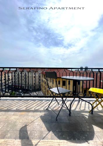 The 6th floor flat with balcony - south centre M3